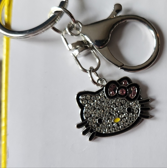 🌟 Hello Kitty Rhinestone key chain - Picture 1 of 2